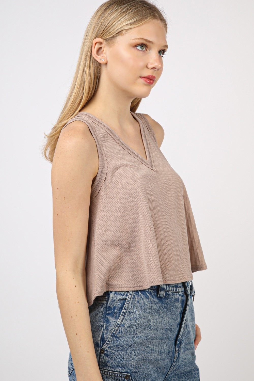 VERY J V-Neck Knit Swing Cropped Tank